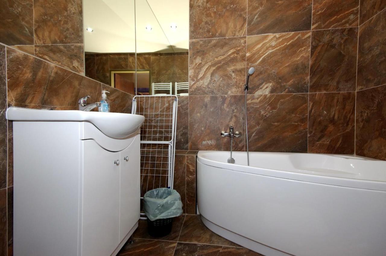 Corvin Apartman Gyula Exterior foto
