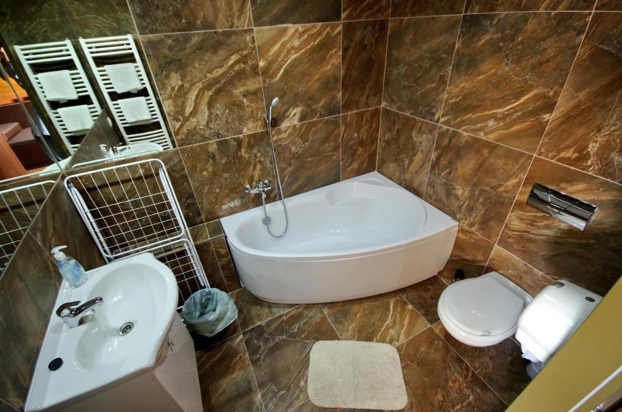 Corvin Apartman Gyula Exterior foto