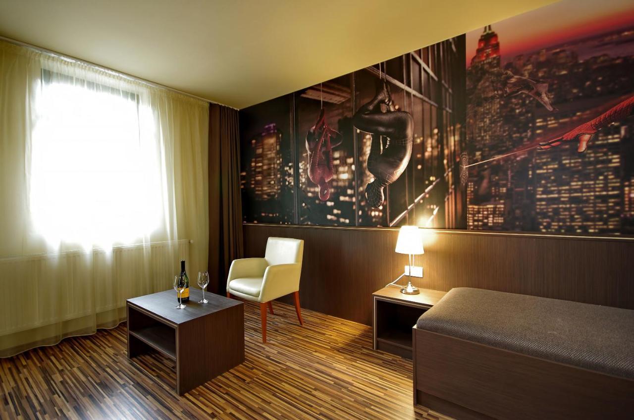 Corvin Apartman Gyula Exterior foto